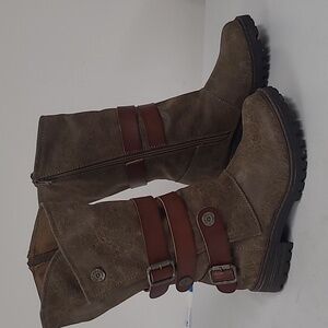 Super Cute Blowfish Distressed Faux Leather Boots Size 7.5.